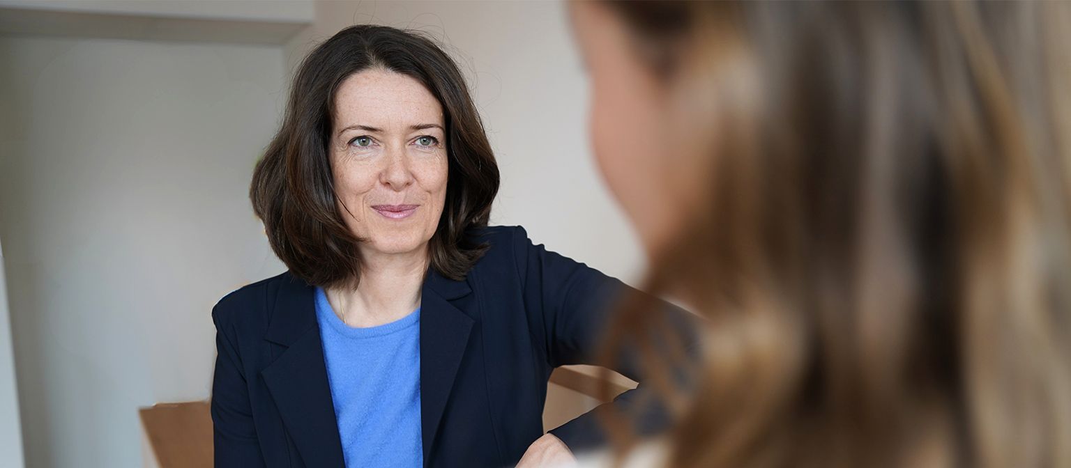 Meike Fabian tijdens een interview