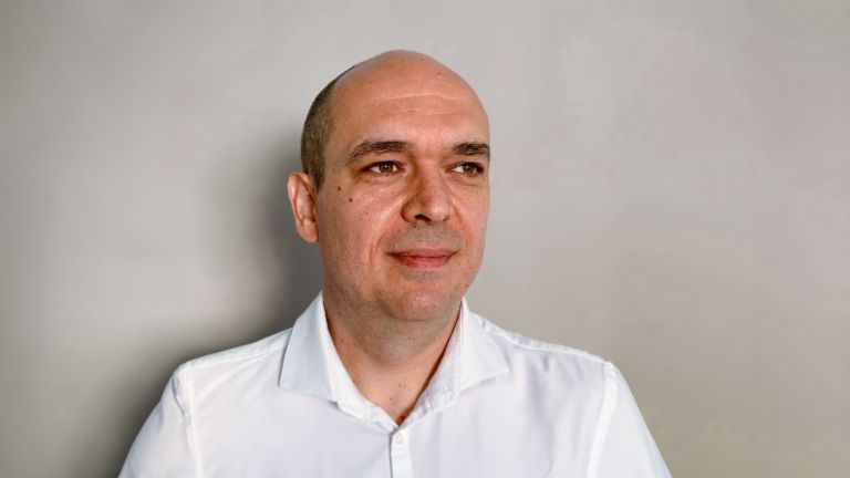 Une photo montre Cristian Musat, directeur général d’EOS International BVG et cerveau du projet Kollecto+.