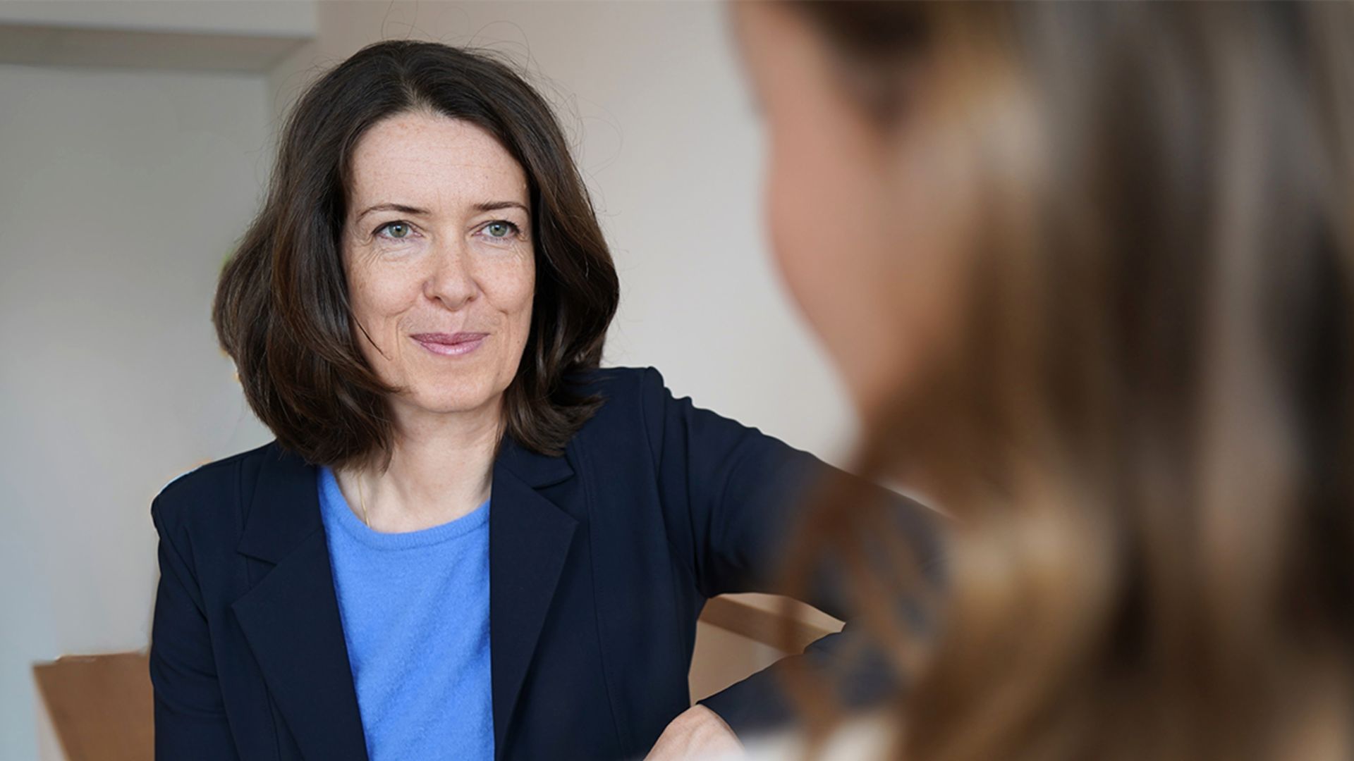 Meike Fabian tijdens een interview